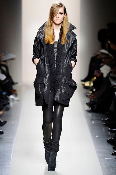 Look 18